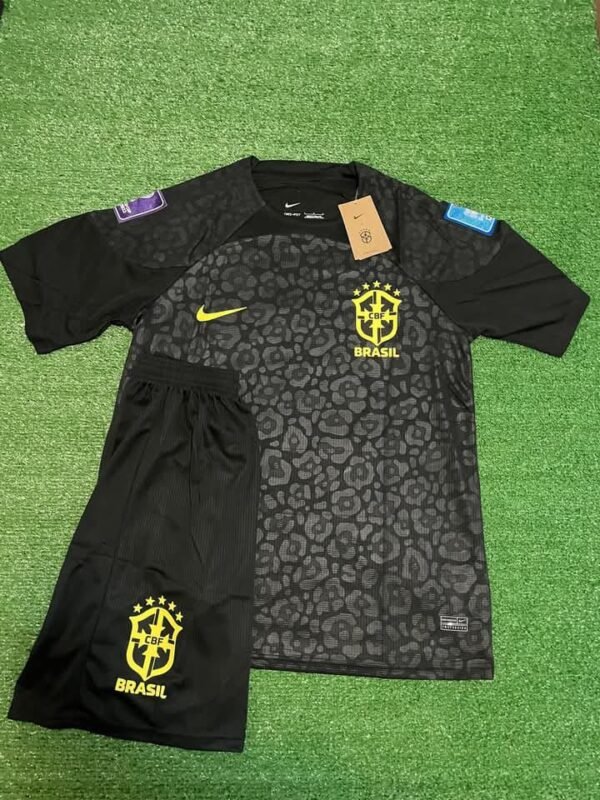 Brazil Goalkeeper 2022-2023 (Jersey And Shorts)_3