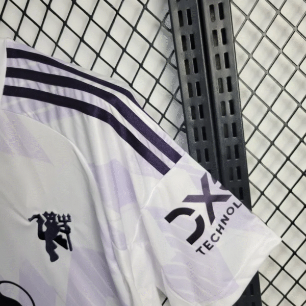 2025-2026 Manchester United Away Football Jersey - Image 5