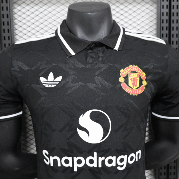 2025-2026 Player Version Manchester United Co branded Football Jersey - Image 3